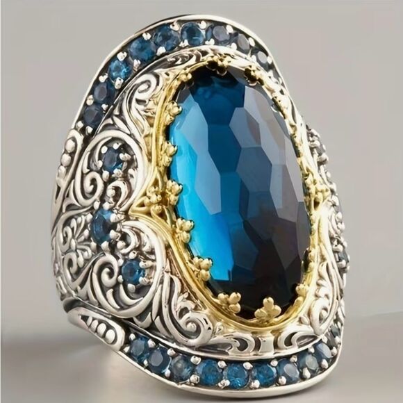💙 Unique Elegant Silver Ring with Blue Gemstone& Handcrafted Detail 💙 - Picture 3 of 7